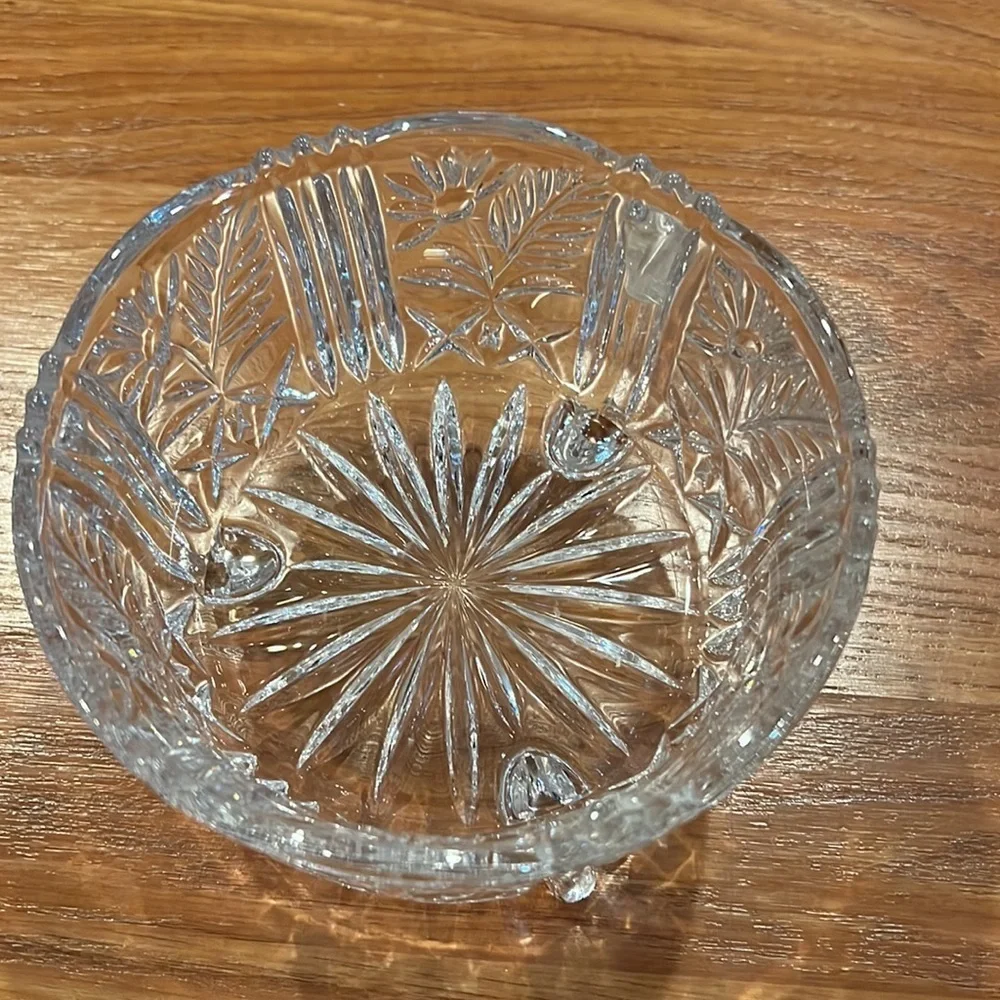 Pinwheel 3-Toed Footed Bowl